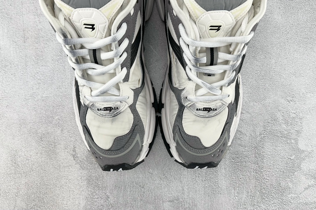 520 Balenciaga巴黎世家 Runner 尼龙 绒面革 灰黑色 772774 W3RNY 9012