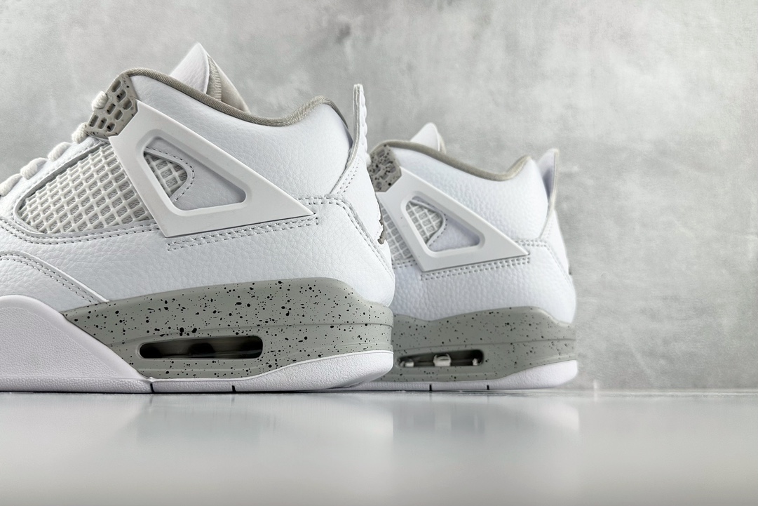 300 Air Jordan 4 Retro “Tech White” 白奥利奥 CT8527-100