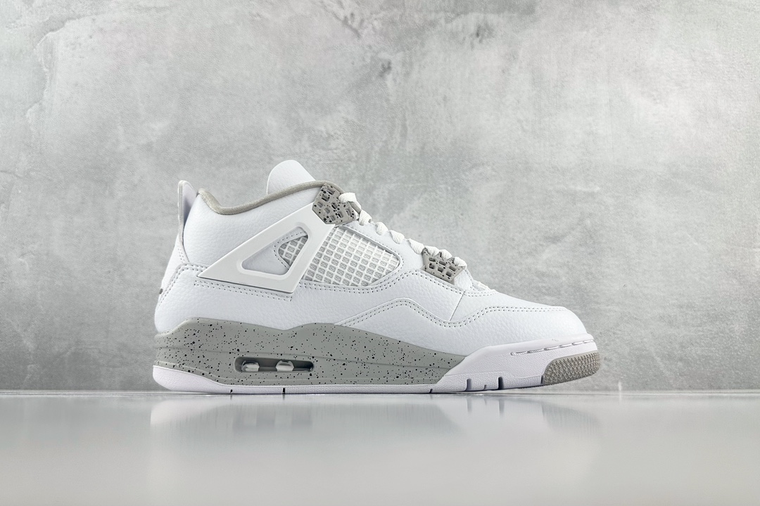 300 Air Jordan 4 Retro “Tech White” 白奥利奥 CT8527-100