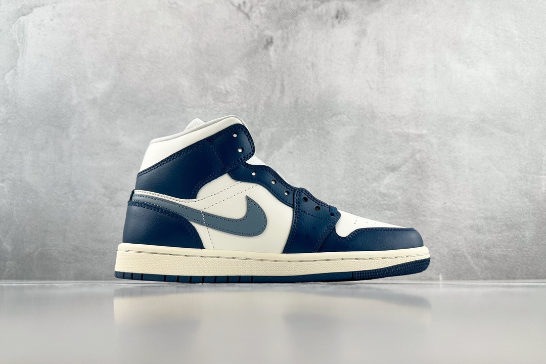 260 Jordan Air Jordan 1 Mid "Sky J French Blue" 蓝色 BQ6472-414