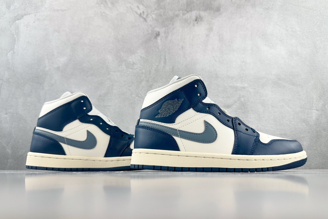 260 Jordan Air Jordan 1 Mid "Sky J French Blue" 蓝色 BQ6472-414