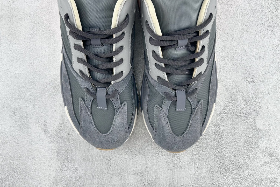 adidas originals Yeezy boost 700 magnet ”Magnet” cement gray FV9922