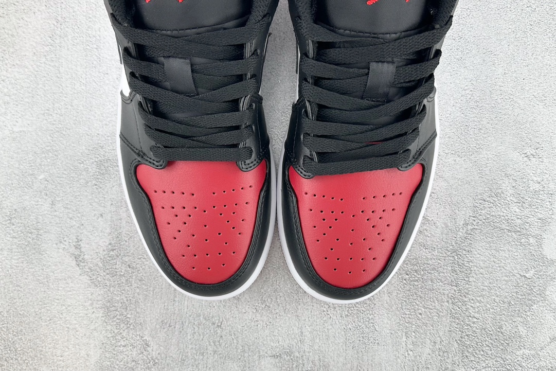 Jordan Air Jordan 1 Low ”Bred Toe” Black and Red Toe 553558-161