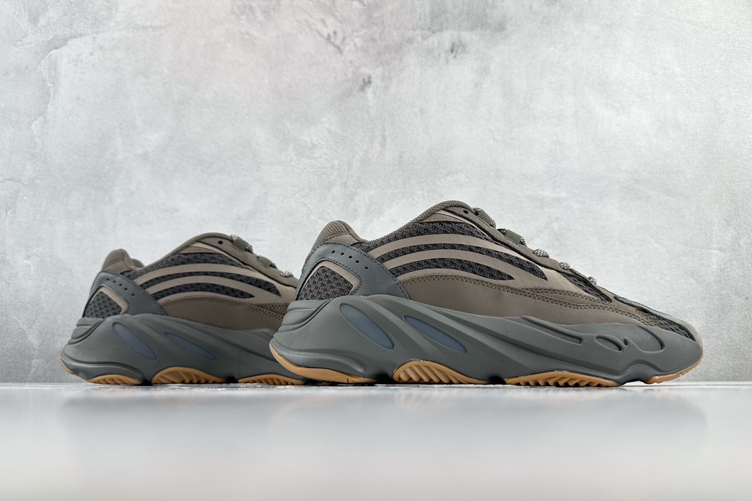 adidas originals Yeezy boost 700 V2 Geode Treasure ”Geode” EG6860