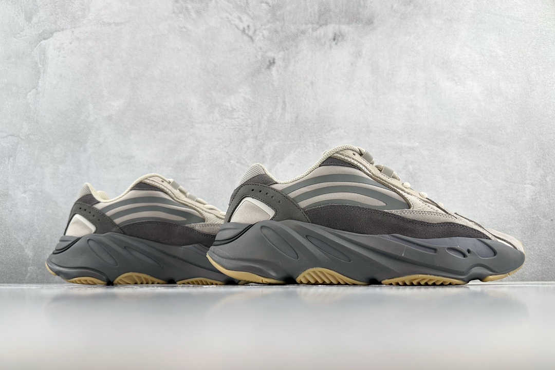 adidas originals Yeezy boost 700 v2 volcano ”Tephra” FU7914