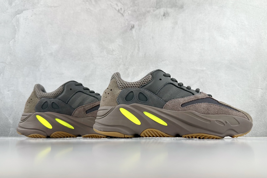 adidas originals Yeezy boost 700 black brown Mauve EE9614