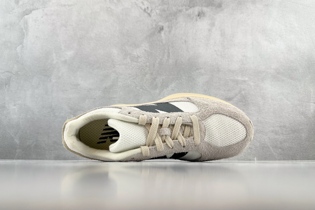 New Balance Warped Runner Beige UWRPDMOB