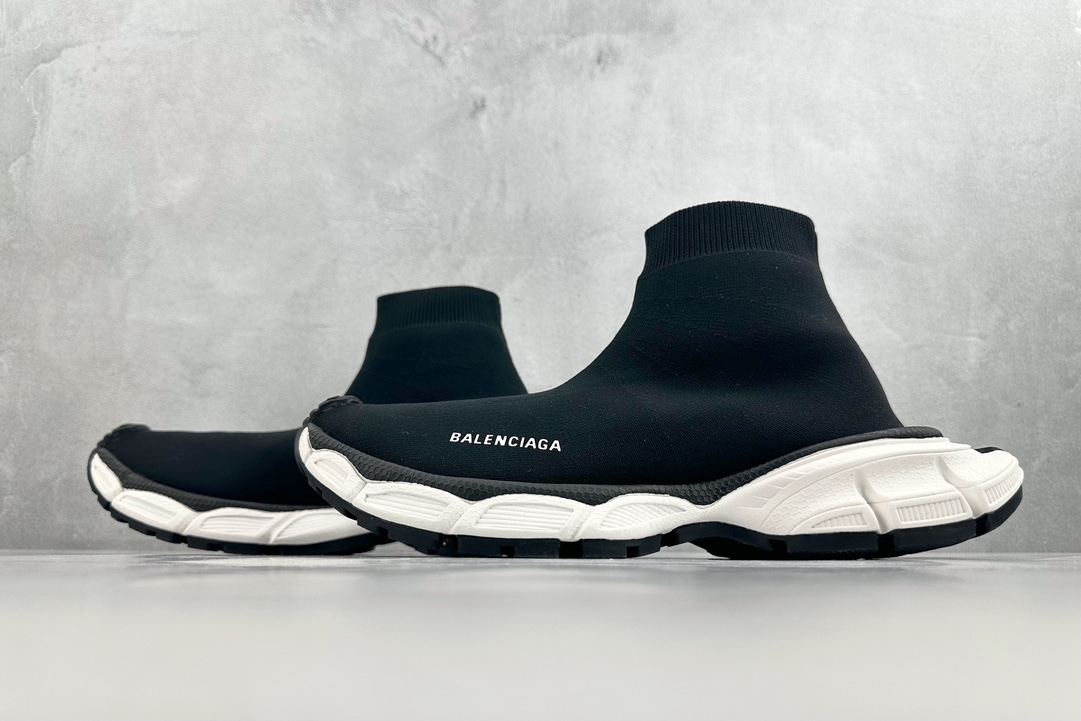 The most cost-effective Balenciaga black 758483 W2DG1 1090