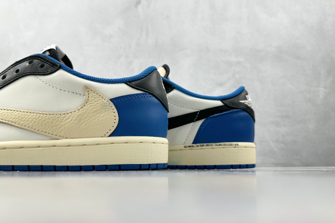 Travis Scott x Fragment Design × Jordan Air Jordan 1 Low OG SP 三方联名 DM7866-140