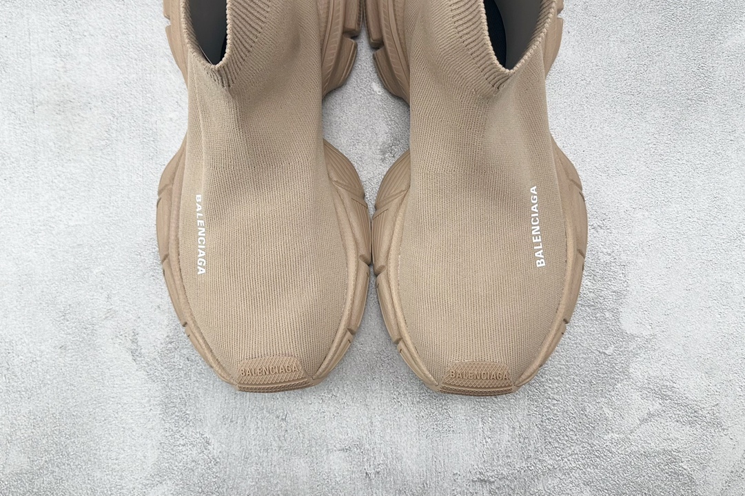 Balenciaga 3XL Beige 758483W2DG12910