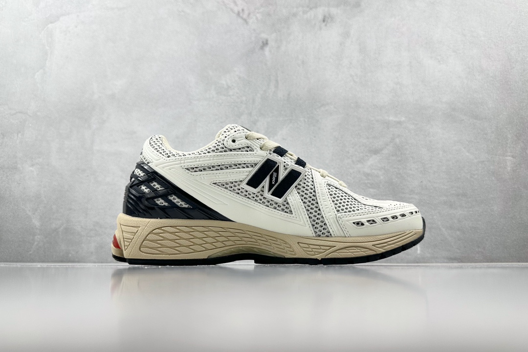 240 New Balance NB 1906R ”urbancore”白色 M1906RR