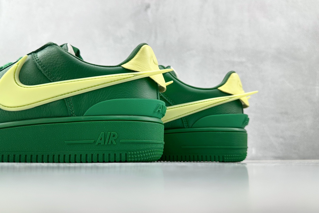 390 AMBUSH × Nike Air Force 1 Low ”Pine Green and Citron” 绿色 DV3464-300