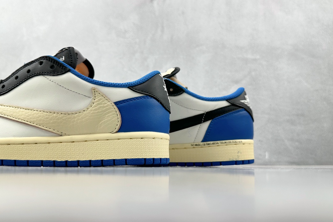 Travis Scott x Fragment Design × Jordan Air Jordan 1 Low OG SP three-party joint DM7866-140