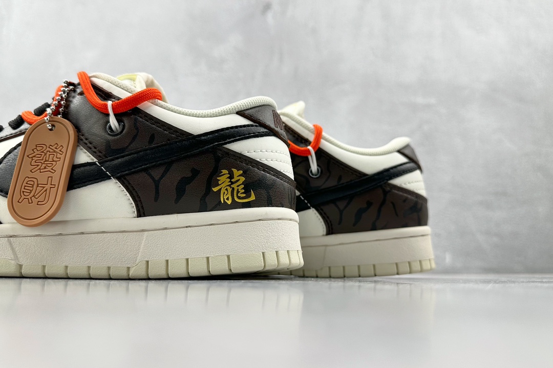  
【定制球鞋】Nike Dunk Low 万事兴龙 米白摩卡

货号：DJ6188 100
尺码：36