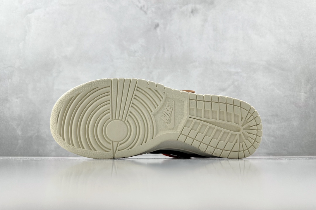  
【定制球鞋】Nike Dunk Low 万事兴龙 米白摩卡

货号：DJ6188 100
尺码：36