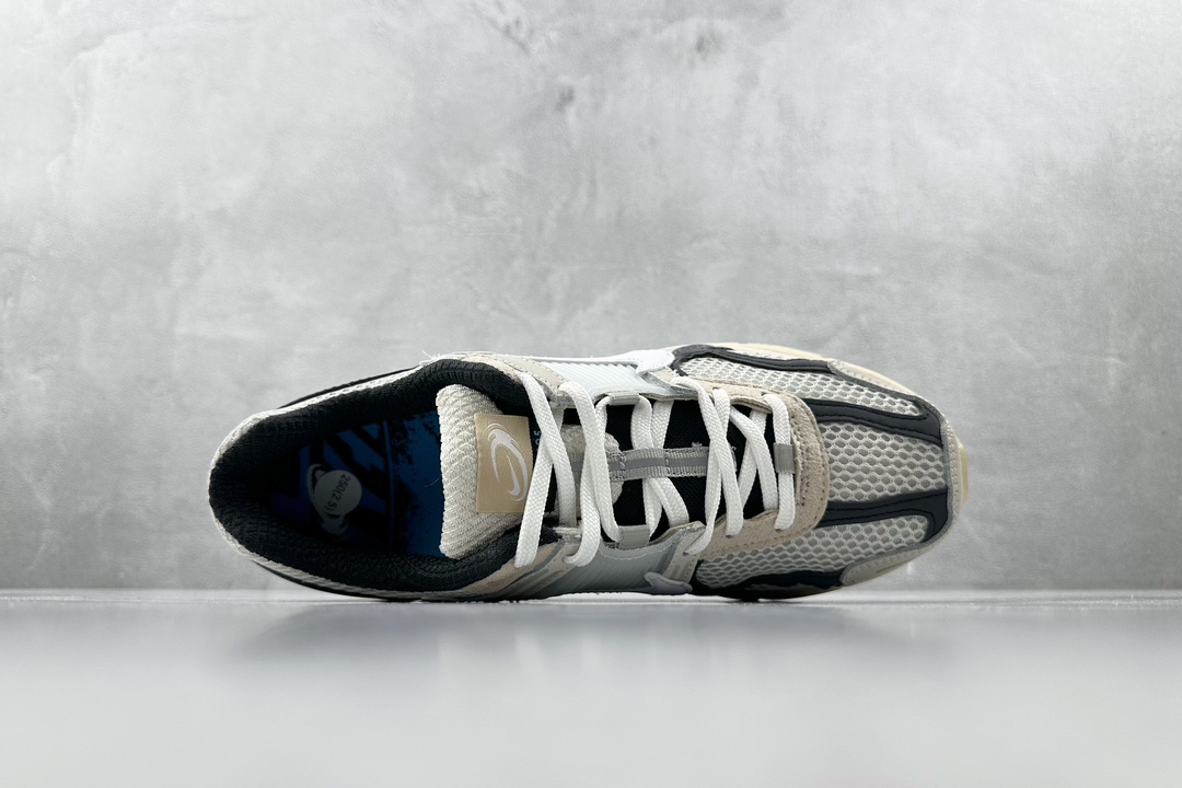 ST免修版 220 Nike Air Zoom Vomero 5白黑 FN7649-110