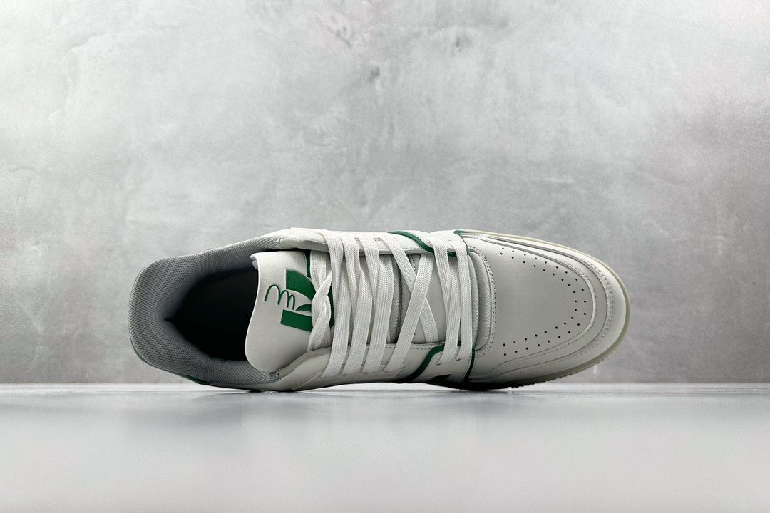 PB支线 270 最强跑量性价比 LOUIS VUITTON Trainer 白绿 1A54HM