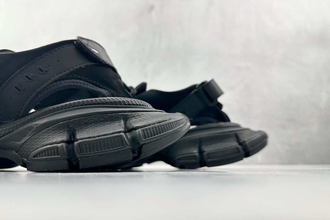 VG 420 代购版 Balenciaga巴黎世家 3XL 黑色 786959W3XLT1000