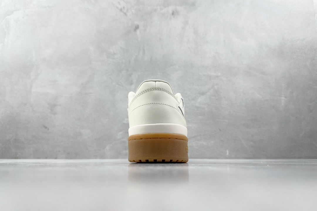 Platform hot sale adidas originals white IG3769