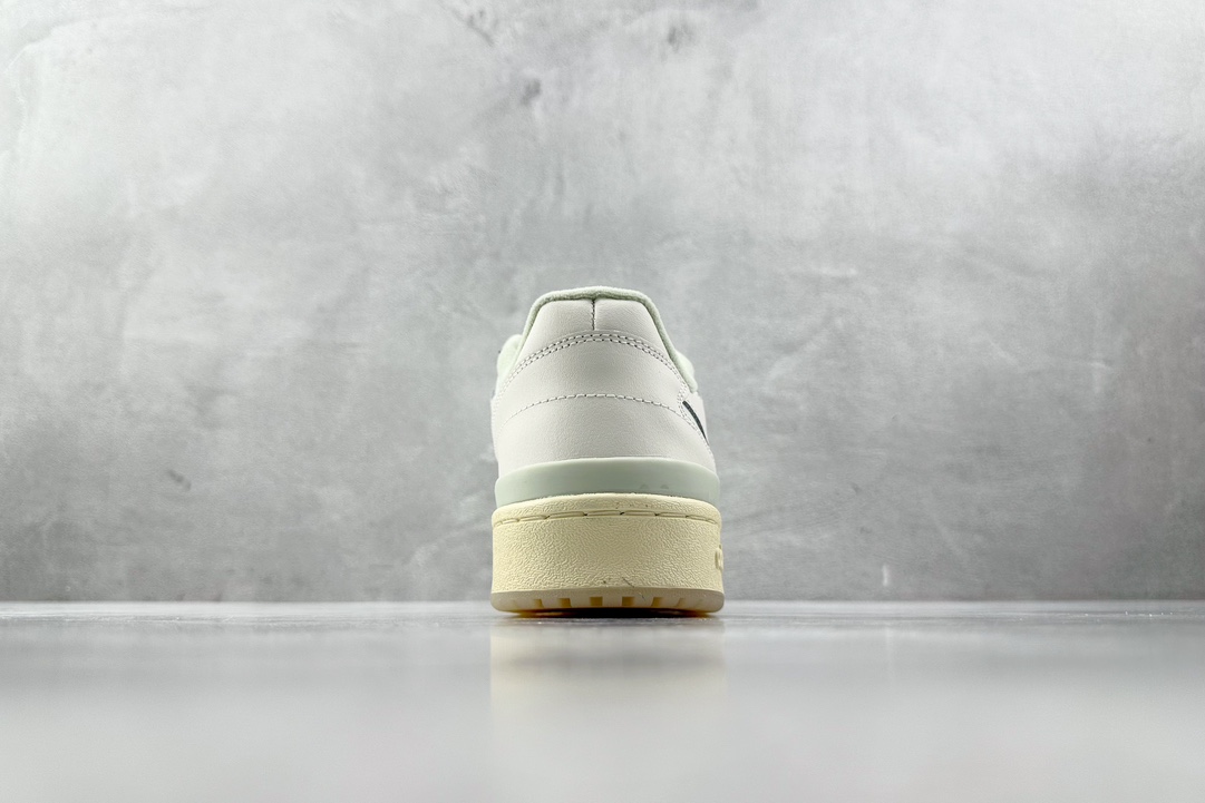 Platform hit adidas originals FORUM white and blue IG3973