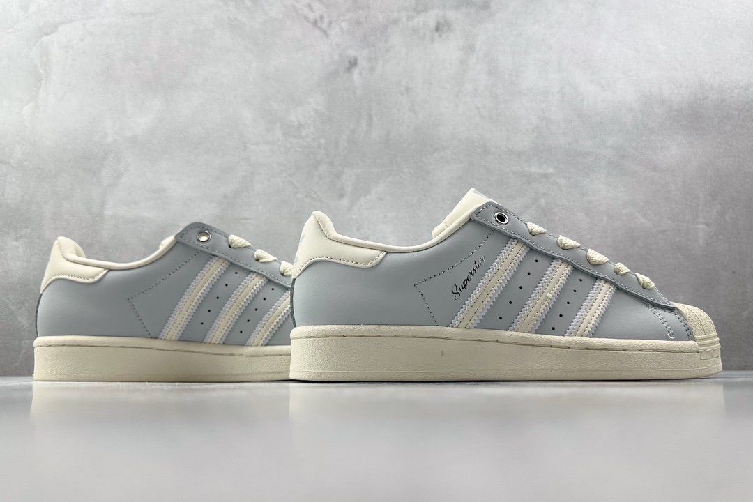 Platform hit adidas originals Superstar white and blue IE3037