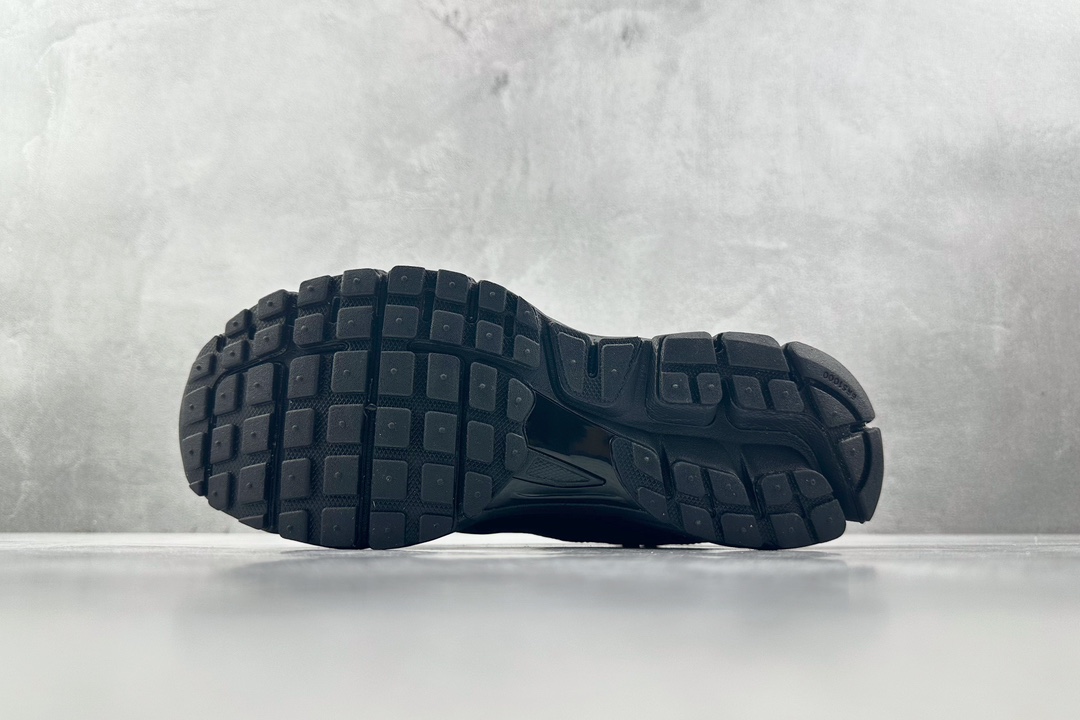 AC 市面顶级纯原 Nike Air Zoom Vomero 5 黑货号：BV1358-003尺码：36