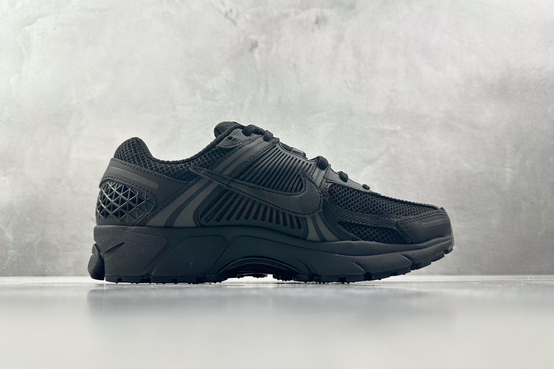 AC 市面顶级纯原 Nike Air Zoom Vomero 5 黑货号：BV1358-003尺码：36