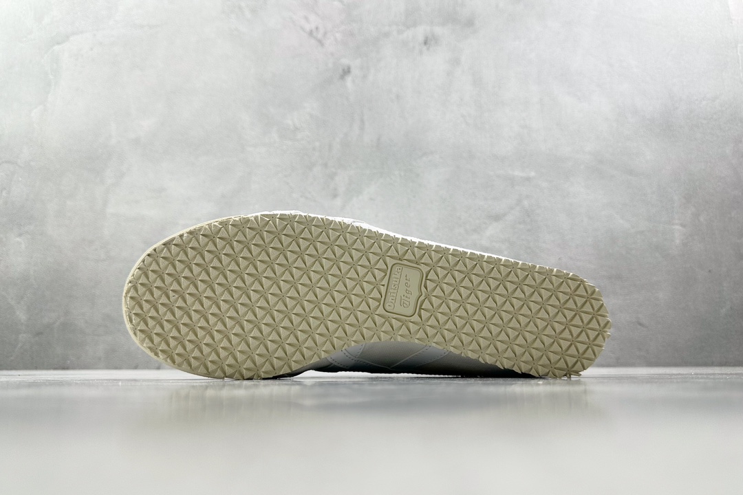 PK帆布特价 
全新工厂开发 Onitsuka Tiger鬼塚虎 MEXICO 66 slip-on白色