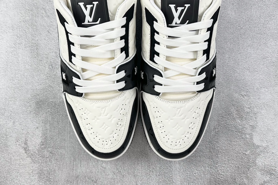 S VUITTON Trainer 白黑 1AANED