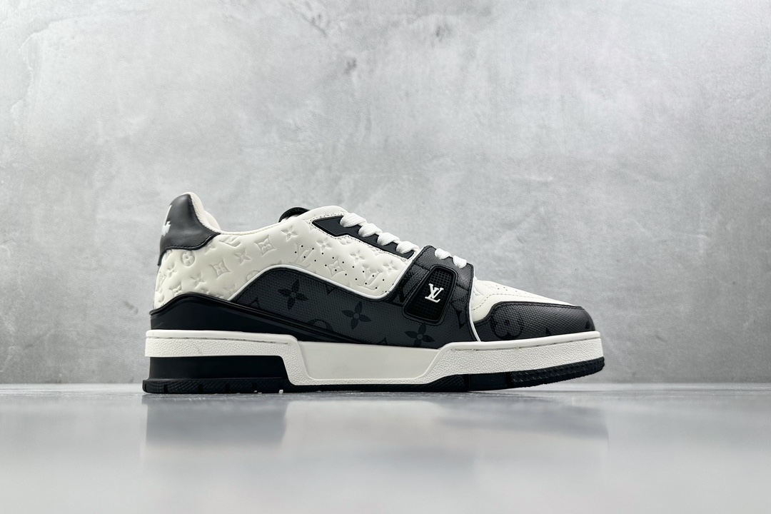 S VUITTON Trainer 白黑 1AANED