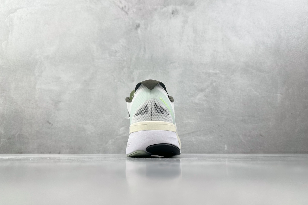 顶级纯原 专业跑鞋 adid Adizero Boston 11 白黑  GY8407