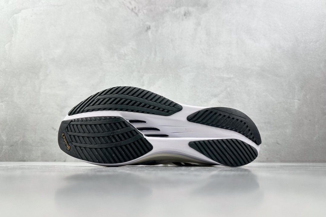 顶级纯原 专业跑鞋 adid Adizero Boston 11 白黑  GY2586