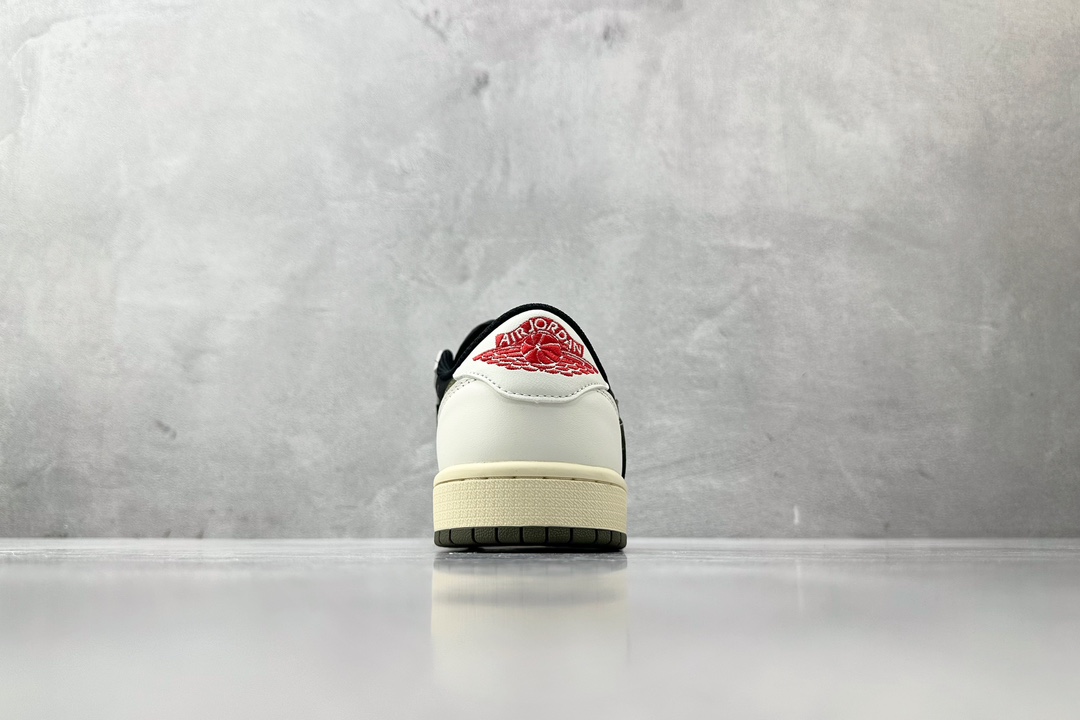 Travis Scott × Jordan Air Jordan 1 Low 