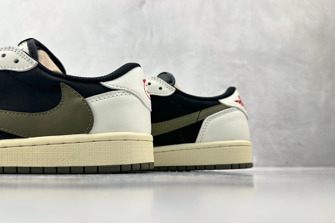Travis Scott × Jordan Air Jordan 1 Low 