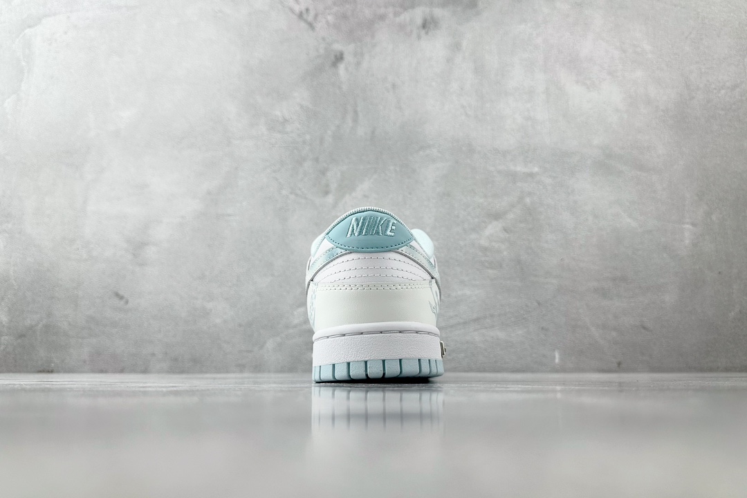 特价 
【定制球鞋】Nike Dunk Low NO.龙年限定 御龙青花 GS 白蓝

货号：FB910