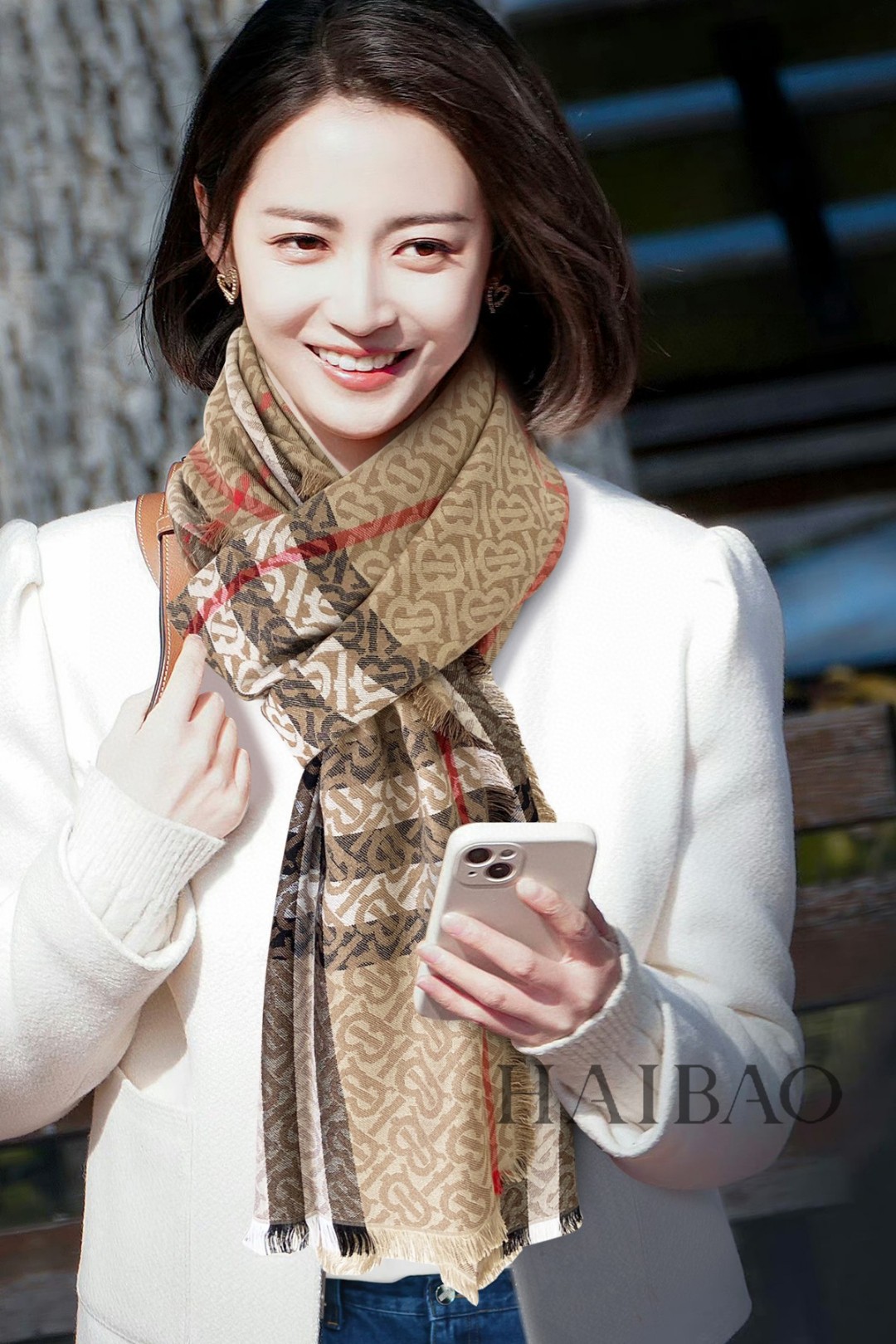 NO:168951,Original single product bling bling Burberry [B letter plaid long scarf], this is the hard product, the palace-level imperial recommendation!  A high-profile single product, the latest export of top cashmere, materials, etc. I won't repeat it. The process is inconvenient to disclose, because there is an agreement, you know... Let you wear it into the counter and compare it yourself... I'm so poor here... But you should have applause because this is the same batch as the overseas counter will be on the shelves!  Specifications 65*200cm, an absolute bad product!  Receive in seconds!  , High-version scarf, Burberry19860909原单货 bling bling 巴宝莉【B字母格纹长巾】,这才是硬货,殿堂级御用推荐！高出镜率单品,顶级羊绒最新出口,材质啥的 不再赘述 工艺不便透露,因为有协议,你们懂……让你戴进专柜自对比……此处我词穷...但你们应该有掌声 因为这是和海外专柜即将上架的是同一批次！规格65*200cm , 绝对的流弊货！秒收！,高版本围巾,burberry,scarf