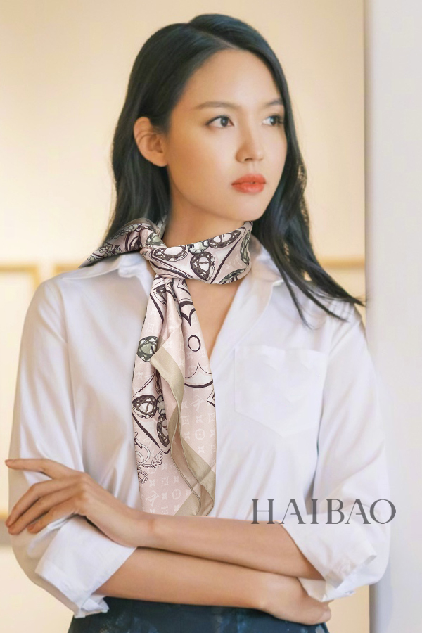 NO:169572,New DO Home [D Mexican Mushroom Print 90] Silk Square Scarf Snack VIP Recommendation, Be sure to start quickly [High-end, Big Love, Female Beauty, Very Feed, You can use it in all seasons to make people very beautiful, The upper body effect is simply beautiful, The quality is perfect, the whole scarf gives people a big brand aura and is very exquisite and beautiful, which is definitely worth buying. Once you get the real thing, you will be glad that you are a beautiful woman's product. It is worth evaluating the perfect temperament and taste Ditails' first choice VIPs. The upper size is 90*90cm, top twill silk, high-end scarf, real silk19860909新款DO家【D墨西哥菇伊印花90】真丝方巾抢VIP推荐 下手一定要快【高端 大爱 女人尤物 货极少 四季都可以用真心美的让人非常非常心动 上身效果简直美翻了 品质非常完美 整个围巾给人大牌气场的同时又非常精致秀丽绝对值得入手的新款 实物一拿到就会庆幸自己是女人的绝美好货 值得品鉴完美气质品味Ditails首选VIP们 上尺寸90*90cm,顶级斜纹真丝,高版本围巾,real silk,scarf