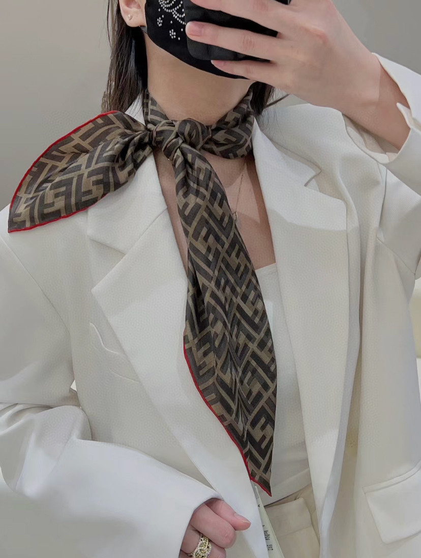 NO:170521,High-end quality [FF contrasting color curled double-sided 90] Silk square scarf grabs VIP recommendation. Be sure to start quickly [High-end, love women's beauty, very few goods, you can use it in all seasons to make people very beautiful, the upper body effect is simply beautiful, the quality is perfect, the whole scarf gives people a big brand aura and is very exquisite and beautiful, which is definitely worth buying. Once you get the real thing, you will be glad that you are a beautiful product for women. It is worth evaluating the perfect temperament and taste Ditails' first choice VIPs on 90*90 Top 18 Mmisan silk, high-end scarf, real silk19860909高端品质【FF撞色卷边双面90】真丝方巾抢VIP推荐 下手一定要快【高端 大爱女人尤物 货极少 四季都可以用真心美的让人非常非常心动 上身效果简直美翻了 品质非常完美 整个围巾给人大牌气场的同时又非常精致秀丽绝对值得入手的新款 实物一拿到就会庆幸自己是女人的绝美好货 值得品鉴完美气质品味Ditails首选VIP们 上90*90 顶级18姆米桑蚕丝,高版本围巾,real silk,scarf