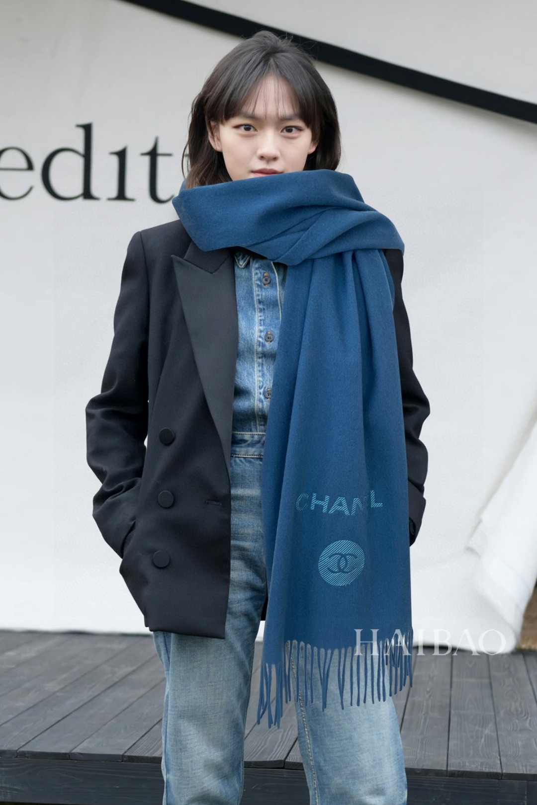 NO:171113,New Xiaoxiang ZG synchronous [Double C logo solid color long scarf] LOGO classic design is perfect, strongly recommended, don't go to the counter to buy the price is really good, pure cashmere texture is very skin-friendly and soft, like skin] This size is not big or small, especially easy to match, the quality is super good, you will understand high-end quality, high-end details, what you see is what you get, heavy and huge VIP customers must-have recommendation 40*198cm customer supply cashmere pure cashmere, high-version scarf19860909新小香ZG同步【双C标志纯色长巾】LOGO经典设计完美,强烈推荐手慢无千万别去专柜买价格真心好,纯山羊绒质地非常亲肤柔软 ,如般的皮肤】这个size不大不小特别好搭配,品质超级好拿到手就会懂的高端品质,高端细节所见即所得重磅巨献VIP客户必入推荐40*198cm客供羊绒纯羊绒,高版本围巾,scarf