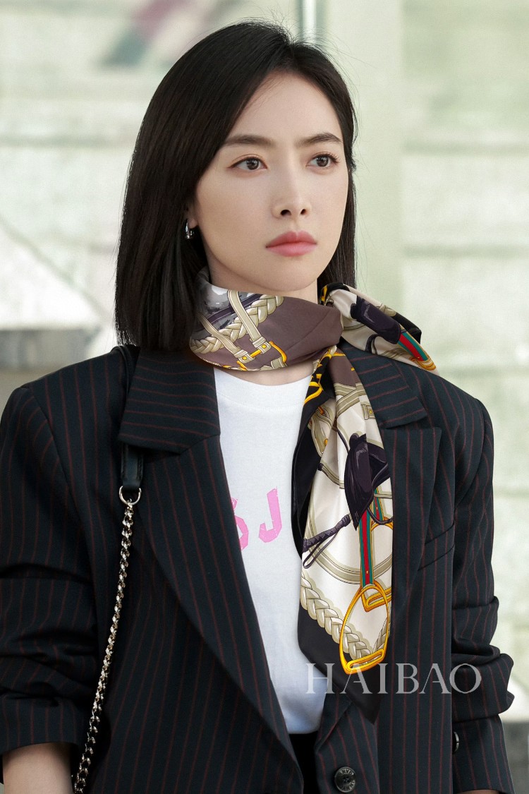 NO:171160,New, I bought it and said it looks good. [GG Equestrian World Print 90] Silk Square Scarf, Top-level craftsmanship and Super Value Hermes counter hits three-dimensional presentation patterns and patterns, physical objects, very high grade, special craftsmanship and high-end research and development, and special cutting-edge craftsmanship processing is loved by Bai Fumei. Whether it is quality, style, price, they scream, super high cost performance, absolutely worth buying top-level twill silk, size 90cm*90cm, high-version scarf, hermes, real silk19860909上新 买了都说好看推荐【GG马术世界印花90】真丝方巾,顶级工艺超值爱马仕专柜爆款立体呈现图案纹路实物档次极高特殊工艺高端研发惊艳问世特殊尖端工艺处理受到白富美的喜欢 无论是品质 款式 价格都令大牌控的她们尖叫 超高性价比 绝对值得入手顶级斜纹真丝,尺寸90cm*90cm,高版本围巾,hermes,real silk,scarf