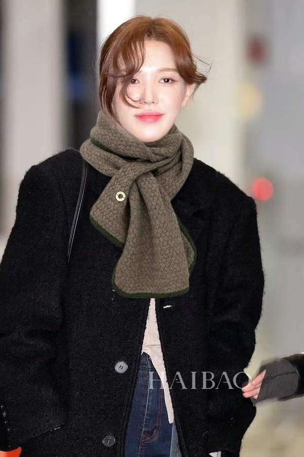 NO:171128,The new Loro piana exclusive cow product [LP cross knitted scarf] multi-functional scarf encircles whatever you want, low-key and luxurious. Since it is an export order in South Korea, each item is only a few dozen items, all with authorized and contracted good things, same material, same assembly line, same craftsmanship. All popular colors this year are cashmere. Good products that sell one less one and don’t worry about fabrics because the raw materials exported are fixed in the first grade regularly checked... First-class good products 25*125cm, high-version scarf, loro piana, loro piana19860909上新Loro piana 独家牛货【LP交叉针织围脖】多功能围脖想怎么围就怎么围,低调奢华,由于是出口韩国订单,每款数量才几十条,全部有授权有合同的好东西一样材质.一样流水线.一样的工艺.全部今年流行色采用山羊绒.卖一条少一条的好货且不用担心面料因为出口的原料固色度都是一级定期抽查...一等一好货 25*125cm,高版本围巾,loro piana,loro piana,scarf