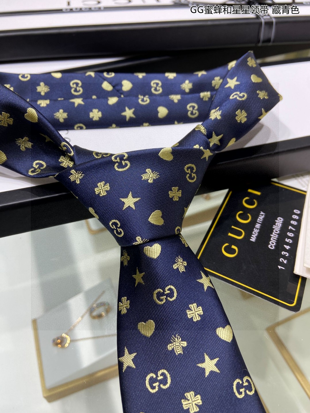 G家专柜新款男士领带GG蜜蜂和星星领带稀有采用经典小GLOGO提花展现精湛手工与时尚优雅的理想选择这款领