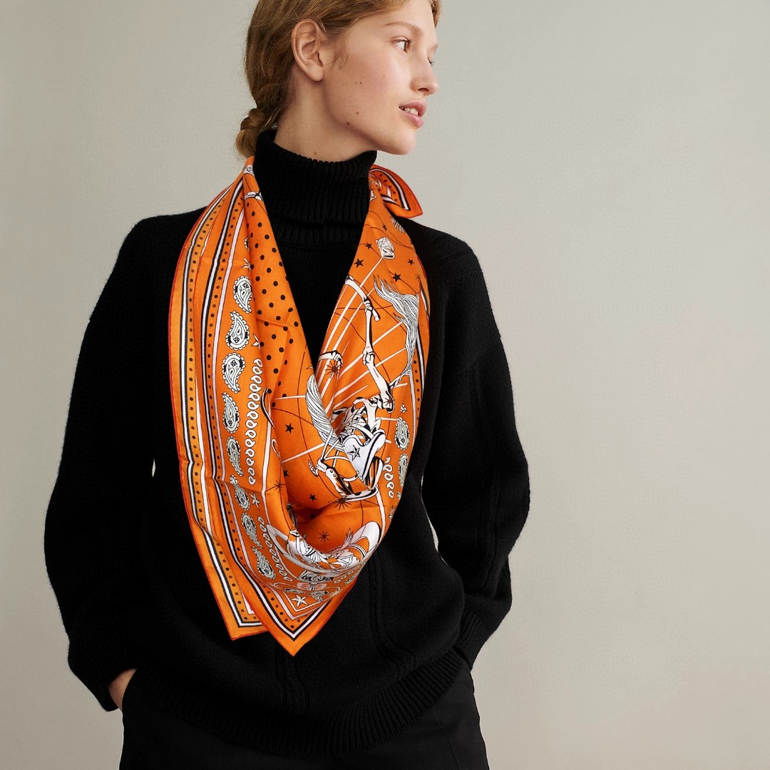 NO:172410,New, I bought it and said it looks good. Recommended [Star Chorus 90] Silk Square Scarf, Top-level craftsmanship and Super Value Hermes counter hits three-dimensional presentation patterns and patterns, physical objects, very high grade, special craftsmanship and high-end research and development, and special cutting-edge craftsmanship are loved by Bai Fumei. Whether it is quality, style, price, they scream, super high cost performance, absolutely worth buying top-level twill silk, size 90cm*90cm, high-version scarf, hermes, real silk19860909上新 买了都说好看推荐【星辰合唱曲90】真丝方巾,顶级工艺超值爱马仕专柜爆款立体呈现图案纹路实物档次极高特殊工艺高端研发惊艳问世特殊尖端工艺处理受到白富美的喜欢 无论是品质 款式 价格都令大牌控的她们尖叫 超高性价比 绝对值得入手顶级斜纹真丝,尺寸90cm*90cm,高版本围巾,hermes,real silk,scarf