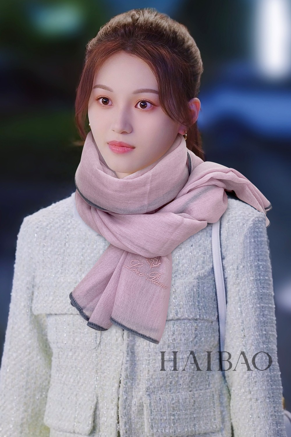 NO:172464,LP top original single [LP striped edge light long scarf] high-end products are presented with a heavy weight, unprecedented, pure cashmere, and it feels so good that it is definitely another slow-handed one. The process uses 300 imported pure cashmere, which is very classy, ​​low-key and small luxury. Size 90*205cm imported pure cashmere woven, high-version scarf, loro piana19860909LP极品原单【LP条纹边轻盈长巾】高尖端产物重磅呈现 ,绝无仅有 史无前例 纯山羊绒 手感好到爆绝对又是一款手慢无 工艺上采用的是进口300支纯羊绒,非常显档次,低调中带着小奢华.尺寸90*205cm 进口纯羊绒织就,高版本围巾,loro piana,scarf