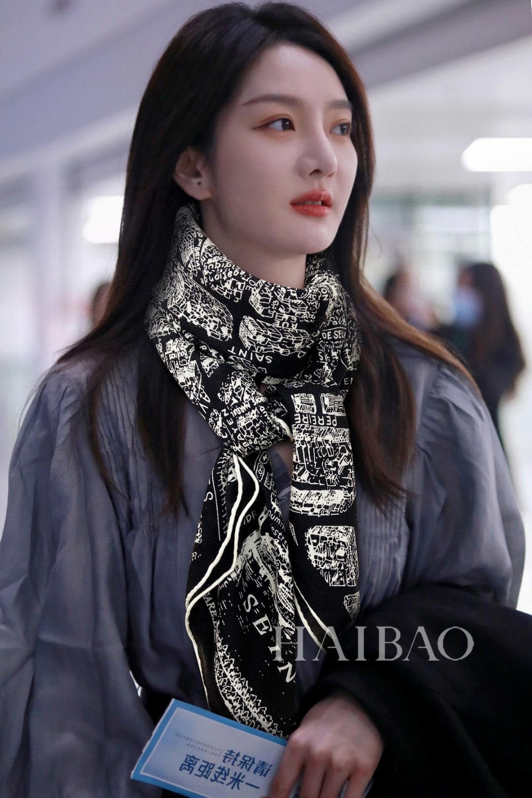 NO:172485,New D-home [Paris Map 140] Cashmere square scarf grabs VIP recommendations. Be sure to start quickly [High-end, love, pure cashmere, baby feels comfortable to touch, and the beauty of women is very rare. You can use it in all seasons to make people very beautiful. The upper body effect is simply beautiful. The quality is very perfect. The whole scarf gives people a big brand aura and is very exquisite and beautiful. It is definitely worth buying a new model. Once you get the real thing, you will be glad that you are a beautiful product for women. It is worth evaluating the perfect temperament and taste. Ditails' first choice VIPs. The upper size is 140*140cm, 80 cashmere silk, high-end scarf, dior, real silk19860909新款D家【巴黎地图140】羊绒方巾抢VIP推荐 下手一定要快【高端 大爱 纯羊绒 婴儿触感舒服到飞女人尤物 货极少 四季都可以用真心美的让人非常非常心动 上身效果简直美翻了 品质非常完美 整个围巾给人大牌气场的同时又非常精致秀丽绝对值得入手的新款 实物一拿到就会庆幸自己是女人的绝美好货 值得品鉴完美气质品味Ditails首选VIP们 上尺寸140*140cm,80羊绒真丝,高版本围巾,dior,real silk,scarf