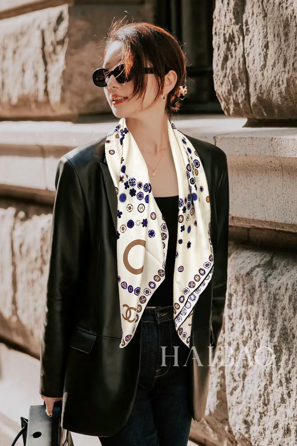 NO:173253,New Xiaoxiang [Double C Little Flower Logo 90] Silk Square Scarf Snack VIP Recommendation, Be sure to start quickly [High-end, love women's beauty, very few goods, you can use it in all seasons to make people very beautiful, the upper body effect is simply beautiful, the quality is perfect, the whole scarf gives people a big brand aura and is very exquisite and beautiful, which is definitely worth buying. Once you get the real thing, you will be glad that you are a beautiful product for women. It is worth evaluating the perfect temperament and taste Ditails' first choice VIPs on 90*90 Top twill silk, high-version scarf, real silk19860909新小香【双C小花标志90】真丝方巾抢VIP推荐 下手一定要快【高端 大爱女人尤物 货极少 四季都可以用真心美的让人非常非常心动 上身效果简直美翻了 品质非常完美 整个围巾给人大牌气场的同时又非常精致秀丽绝对值得入手的新款 实物一拿到就会庆幸自己是女人的绝美好货 值得品鉴完美气质品味Ditails首选VIP们 上90*90 顶级斜纹真丝,高版本围巾,real silk,scarf