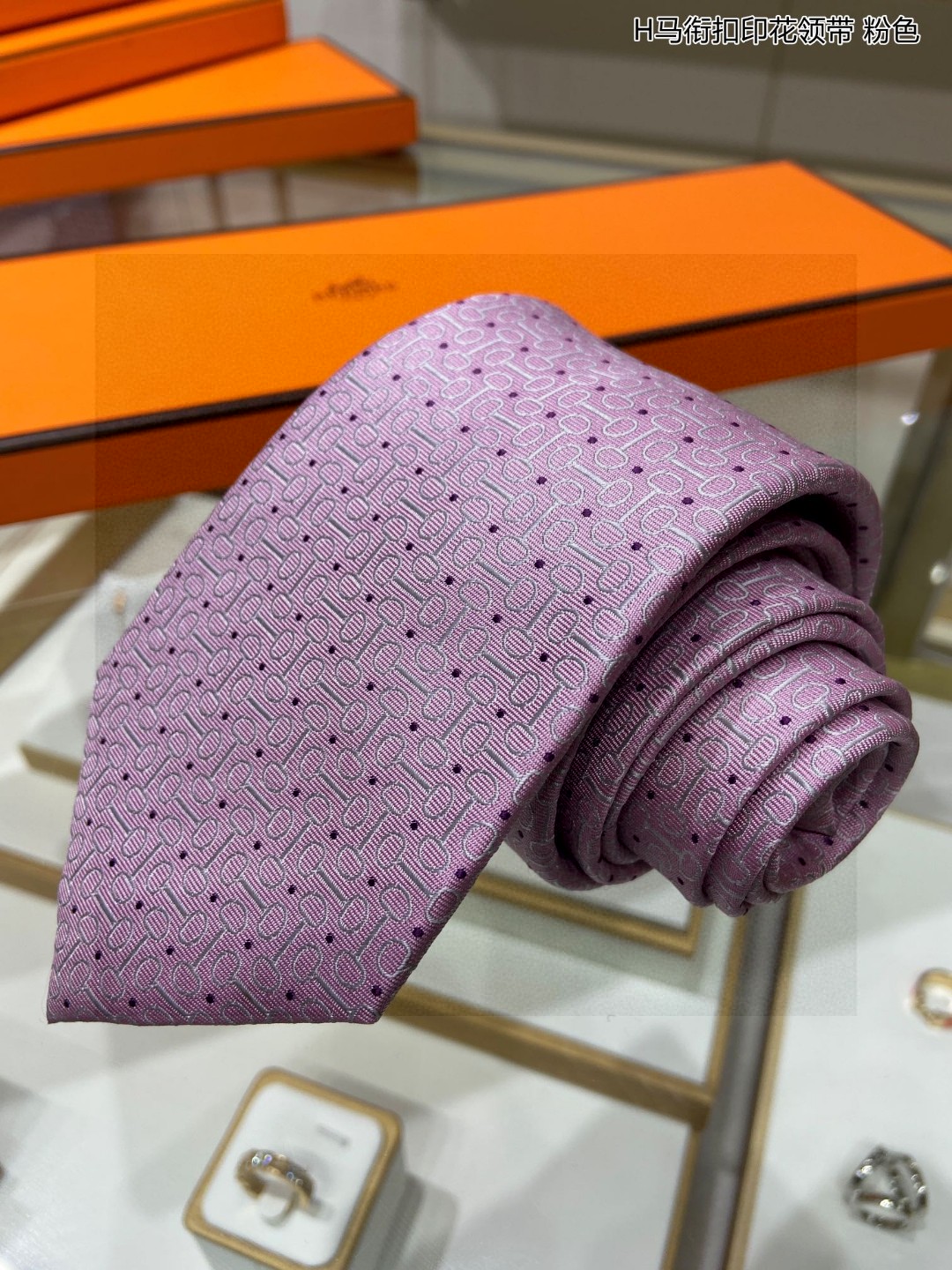 特价男士新款领带系列H马衔扣印花领带稀有H家每年都有一千条不同印花的领带面世从最初的多以几何图案表现骑术