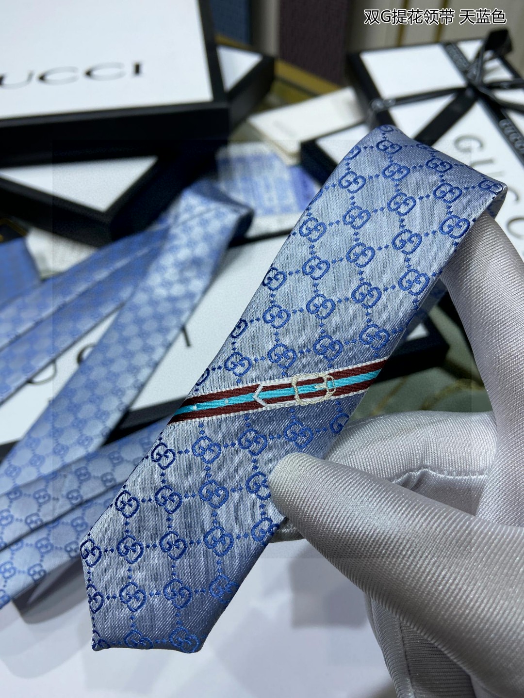 特价G家男士领带系列双G提花领带稀有采用经典小GLOGO提花展现精湛手工与时尚优雅的理想选择这款领带将标