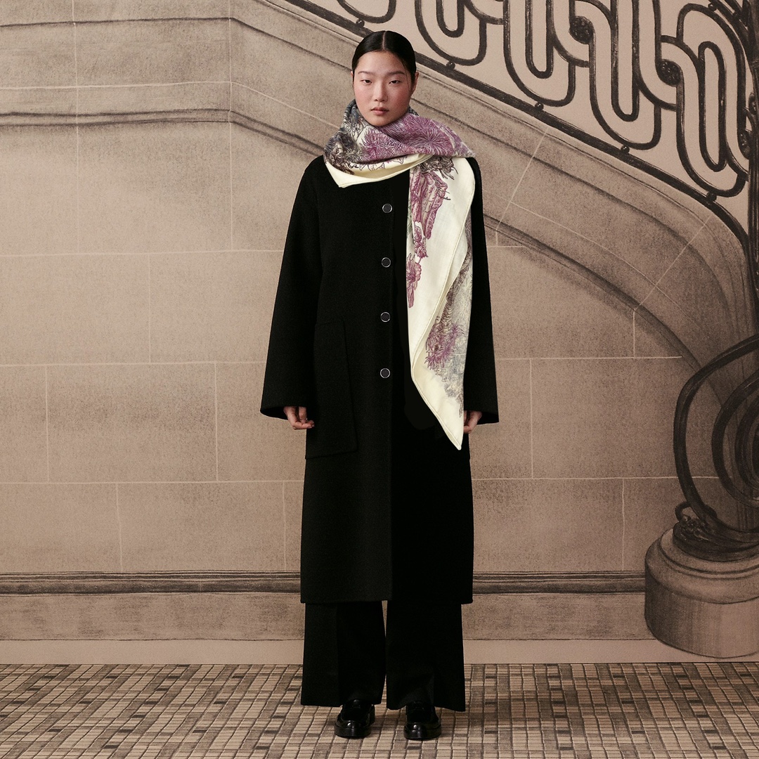 NO:175521,I bought the new cashmere model and said it was good to look recommended [Layla's Garden Double-Side Same Color 140] Double-Side Same Color Cashmere Scarf, Top-level craftsmanship and super value Hermes counter hot products are three-dimensional presentation patterns and patterns, extremely high grades, special craftsmanship and high-end research and development are amazingly launched, special cutting-edge craftsmanship processing is loved by Bai Fumei. Whether it is quality, style, price, they scream, super high cost performance, absolutely worth buying. Size 140cm*140cm, 70 cashmere silk high-version scarf, high-version scarf, hermes, real silk19860909羊绒新款买了都说好看推荐【蕾拉的花园双面同色140】双面同色羊绒方巾,顶级工艺超值爱马仕专柜爆款立体呈现图案纹路实物档次极高特殊工艺高端研发惊艳问世特殊尖端工艺处理受到白富美的喜欢 无论是品质 款式 价格都令大牌控的她们尖叫 超高性价比 绝对值得入手尺寸140cm*140cm,70羊绒真丝高版本围巾,高版本围巾,hermes,real silk,scarf