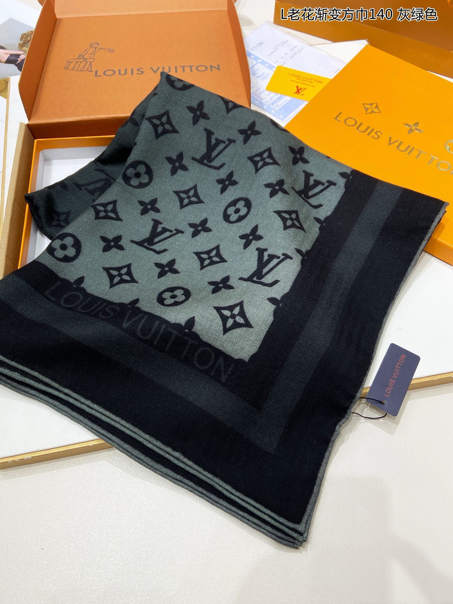 羊绒方巾真心赞L老花渐变方巾140SunriseAquarelleSquare方巾为经典Monogram